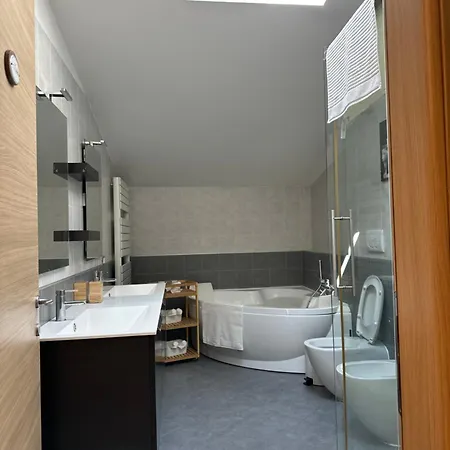 Airport House *